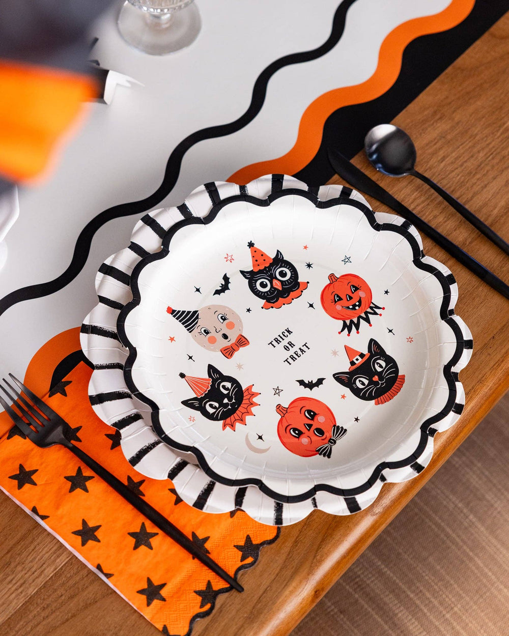 Vintage Halloween Characters Dinner Plates, view 2