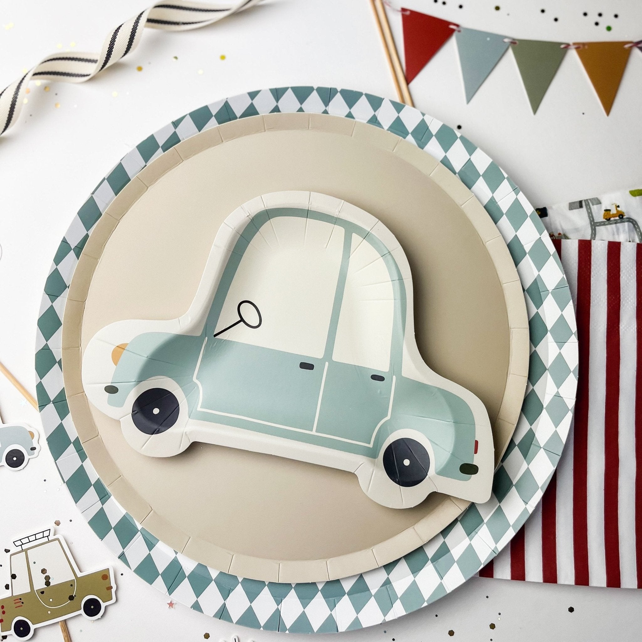 Premium Green Bavarian Check Paper Plate (8pcs) - Josi James