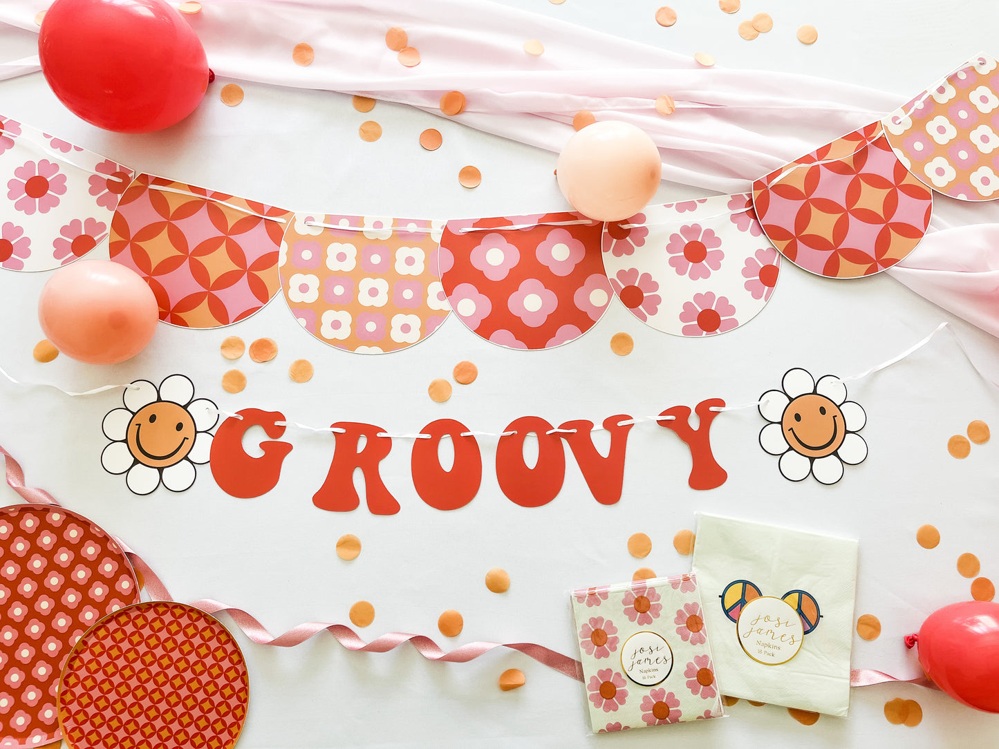 Groovy Scalloped Banner